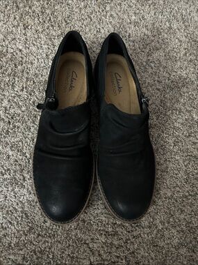 Clarks Camzin Pace Black Nubuck Zip Shooties Size 8.5
